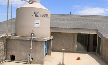 AMPLIA CASA EN VENTA O ALQUILER  CON PISCINA- LOMA BLANCA - PIURA