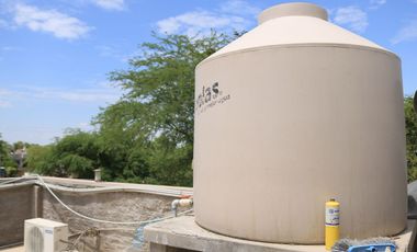 AMPLIA CASA EN VENTA O ALQUILER  CON PISCINA- LOMA BLANCA - PIURA