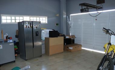 AMPLIA CASA EN VENTA O ALQUILER  CON PISCINA- LOMA BLANCA - PIURA