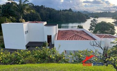 Casa Campestre en Venta en Guatapé
