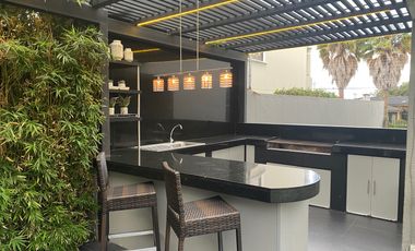 VENDO HERMOSA CASA EN URB PRIVADA CUMBAYA, PROX USFQ