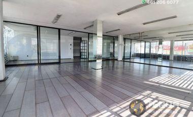 RENTA EDIFICIO 🏬EN EL BOULEVARD DE CELAYA GTO. ESQUINA PLAN DE AYUTLA SUPER BIEN UBICADO