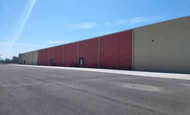 Nave industrial y macrolote Renta sobre la carretera Celaya-Villagran