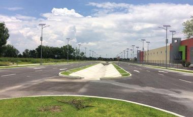 Nave industrial y macrolote Renta sobre la carretera Celaya-Villagran