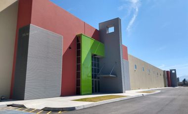 Nave industrial y macrolote Renta sobre la carretera Celaya-Villagran