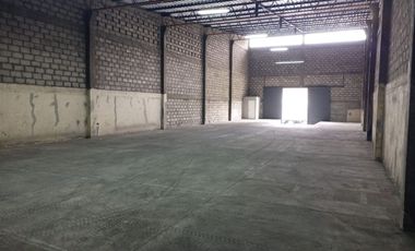 Bodega de alquiler en la ave Juan Tanca Marengo, 500 m2, Conjunto de Bodega