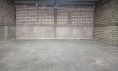 Bodega de alquiler en la ave Juan Tanca Marengo, 500 m2, Conjunto de Bodega