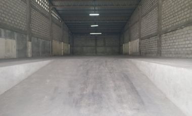 Bodega de alquiler en la ave Juan Tanca Marengo, 500 m2, Conjunto de Bodega