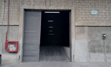 Bodega de alquiler en la ave Juan Tanca Marengo, 500 m2, Conjunto de Bodega