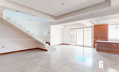 CASA EN VENTA CON MATERIALES DE LUJO