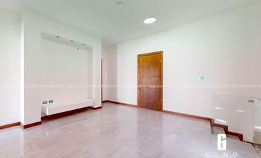 CASA EN VENTA CON MATERIALES DE LUJO