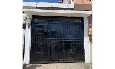 Casa en venta en Montecristi cerca a la iglesia