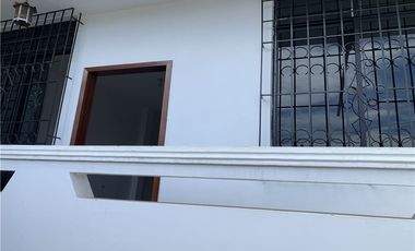 Casa en venta en Montecristi cerca a la iglesia