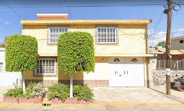 Bonita Casa En Una Exelente Ubicacion Calle Fresno # 106 Viveros Xalostoc  GSN