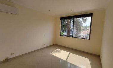 Samborondon, Renta de Hermosa Casa de 5 Dorm. con Piscina y Vista Al Rio