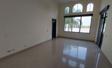 Samborondon, Renta de Hermosa Casa de 5 Dorm. con Piscina y Vista Al Rio