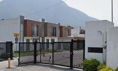 SF-  CASA EN VENTA EN EL FRACCIONAMIENTO NOSARA