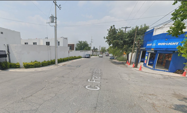 SF-  CASA EN VENTA EN EL FRACCIONAMIENTO NOSARA