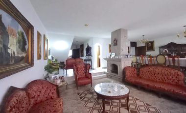 OPORTUNIDAD CASA EN VENTA EN RESIDENCIAL VICTORIA, DENTRO DE COTO.