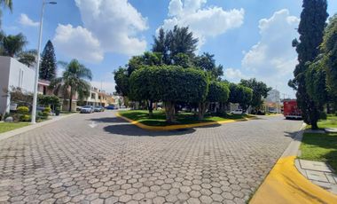 OPORTUNIDAD CASA EN VENTA EN RESIDENCIAL VICTORIA, DENTRO DE COTO.