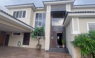 Isla Mocoli, Vendo Hermosa Casa Dividida en 2 Departamentos