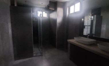 Isla Mocoli, Vendo Hermosa Casa Dividida en 2 Departamentos