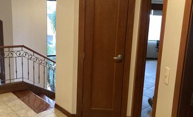 Alquiler de casa de 4 dormitorios - Urb. Entre Lagos, Vía Samborondon