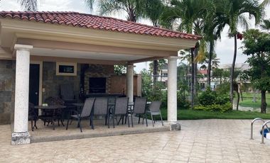 Alquiler de casa de 4 dormitorios - Urb. Entre Lagos, Vía Samborondon