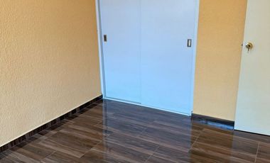 SE RENTA CASA CON LOCAL COMERCIAL, EN VIVEROS DE LA LOMA, TLALNEPANTLA (FRENTE MUNDO E)