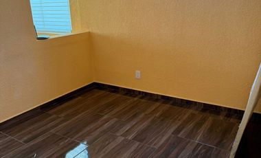 SE RENTA CASA CON LOCAL COMERCIAL, EN VIVEROS DE LA LOMA, TLALNEPANTLA (FRENTE MUNDO E)