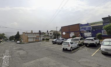 SE RENTA CASA CON LOCAL COMERCIAL, EN VIVEROS DE LA LOMA, TLALNEPANTLA (FRENTE MUNDO E)