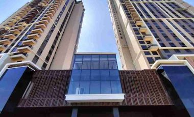 Condo for sale in Mandaue City, Mandani Bay, 3-br 27th floor, seaview with parking