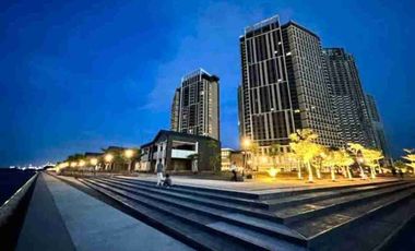 Condo for sale in Mandaue City, Mandani Bay, 3-br 27th floor, seaview with parking