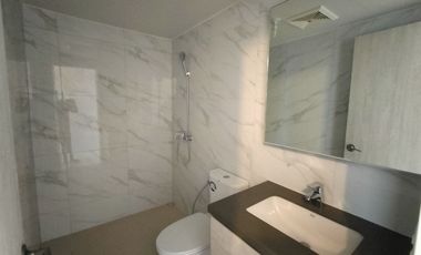 Condo for sale in Mandaue City, Mandani Bay, 3-br 27th floor, seaview with parking