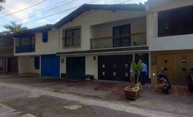 ARRIENDO CASA GRANDE EN CARTAGO LA ISLETA