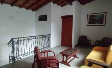 ARRIENDO CASA GRANDE EN CARTAGO LA ISLETA