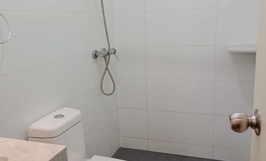 SE VENDE DEPARTAMENTO EN PRIMER PISO 135 M2 LINCE