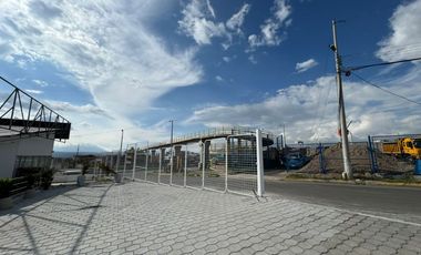 RENTO LOCAL EN PLAZA COMERCIAL EN RUTA VIVA 600M2