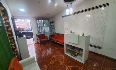 Casa Rentera en Venta al Sur de Quito Sobre la Av. Cardenal de la Torre