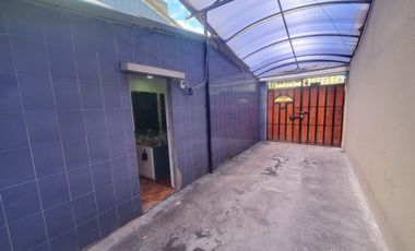 Casa Rentera en Venta al Sur de Quito Sobre la Av. Cardenal de la Torre