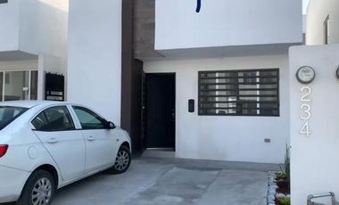 Casas Renta    EN Fraccionamiento Arezzo en Dominio Cumbres en García, Nuevo León