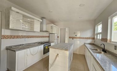 Casa en Venta Conjunto Real de Arcos en la Zona Dorada de Metepec