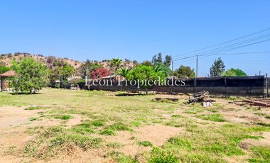 Leon Propiedades vende parcela con gran piscina olímpica y quincho en sector El Ajial, Curacavi.