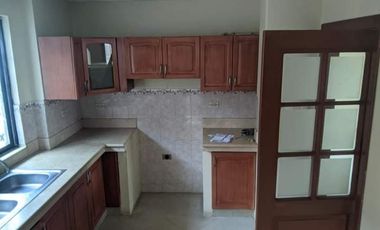 Alquilo casa en Ceibos Norte