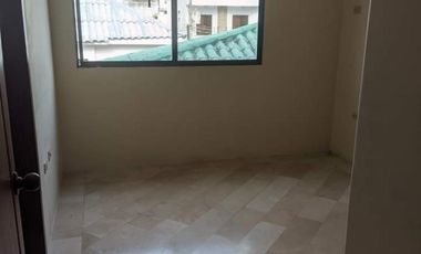 Alquilo casa en Ceibos Norte