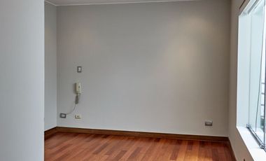 Impecable flat con balcón, vista exterior a Parque Bella Luz, Chacarilla, Surco