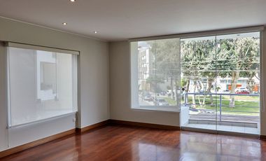 Impecable flat con balcón, vista exterior a Parque Bella Luz, Chacarilla, Surco