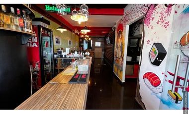 Se vende restaurante con traspaso en Bosque Real