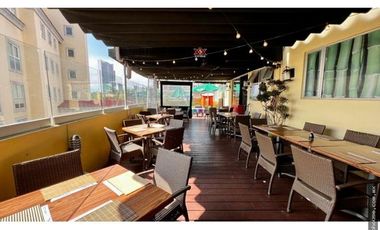Se vende restaurante con traspaso en Bosque Real