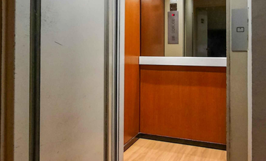 Departamento en edificio Lord Cochrane